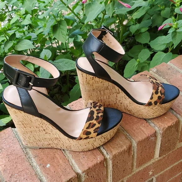 Wild diva ankle strap wedges sz. 8.5 - Picture 2 of 8